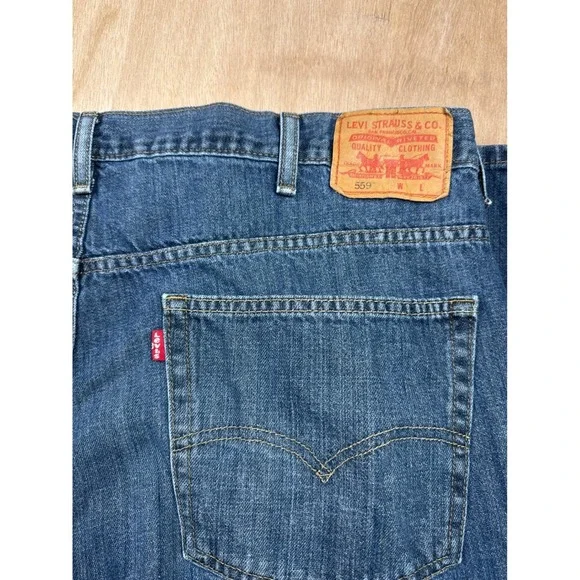 Levi's Mens Blue Denim Jeans Classic Fit Casual Everyday Wear Size 48x30 - Picture 8 of 11